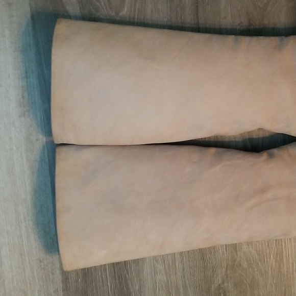 B BRIAN ATWOOD BEIGE SUEDE KNEE-HIGH BOOTS - SIZE 8 - Picture 5 of 6